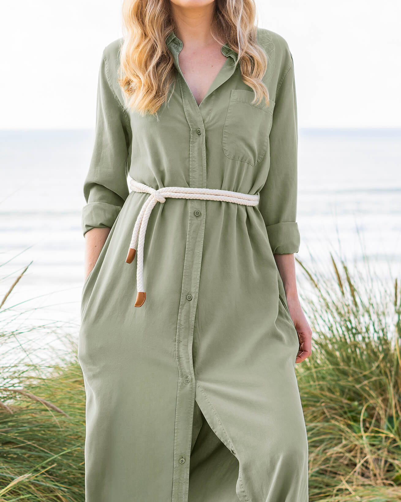 green emerald velvet dress Dark green maxi dress with pleats and separated belt – GUNTINA main image 0