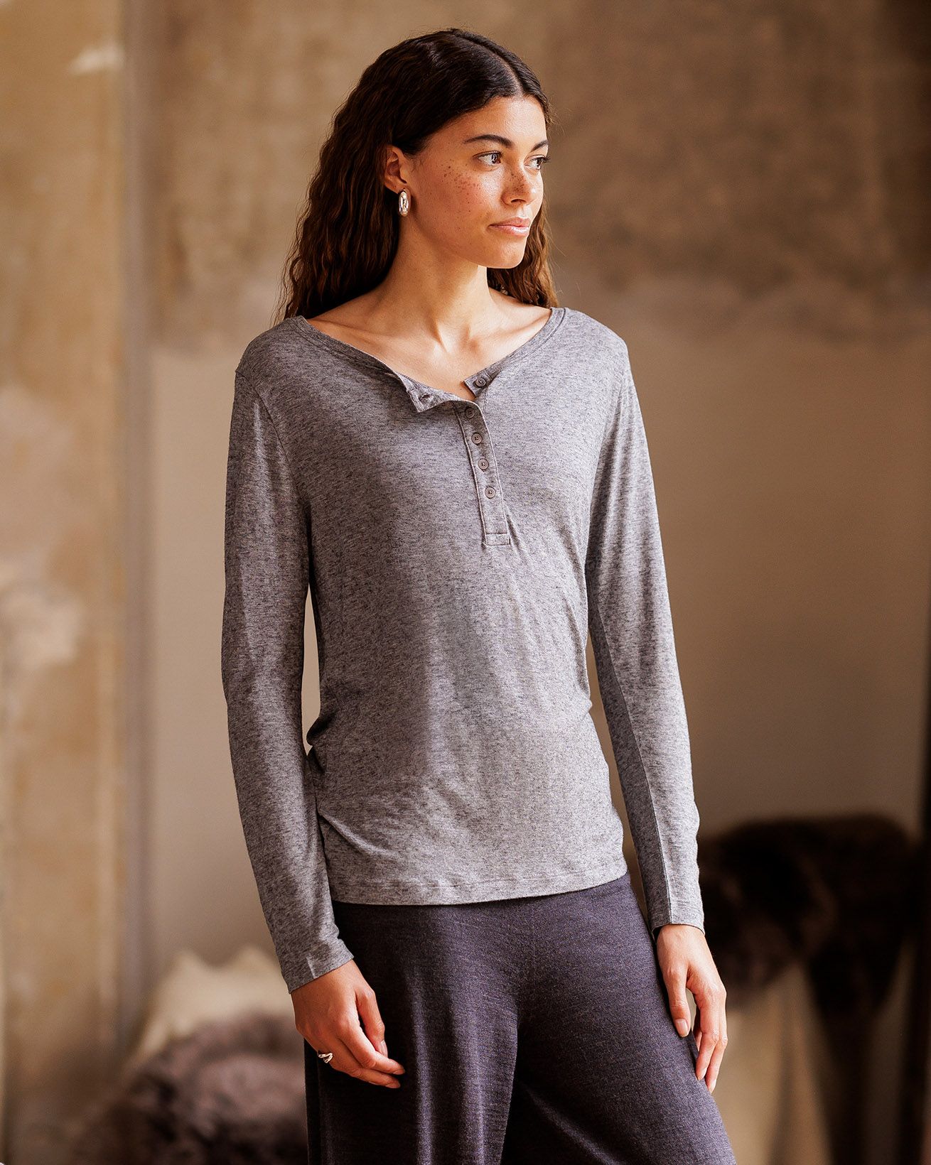 【グレー（07）】DRIESSEN WOOL GABARDINE LONG SLEEVE SHIRT Clive Long Sleeve Shirt - Grey | NN07 – Q. Contrary