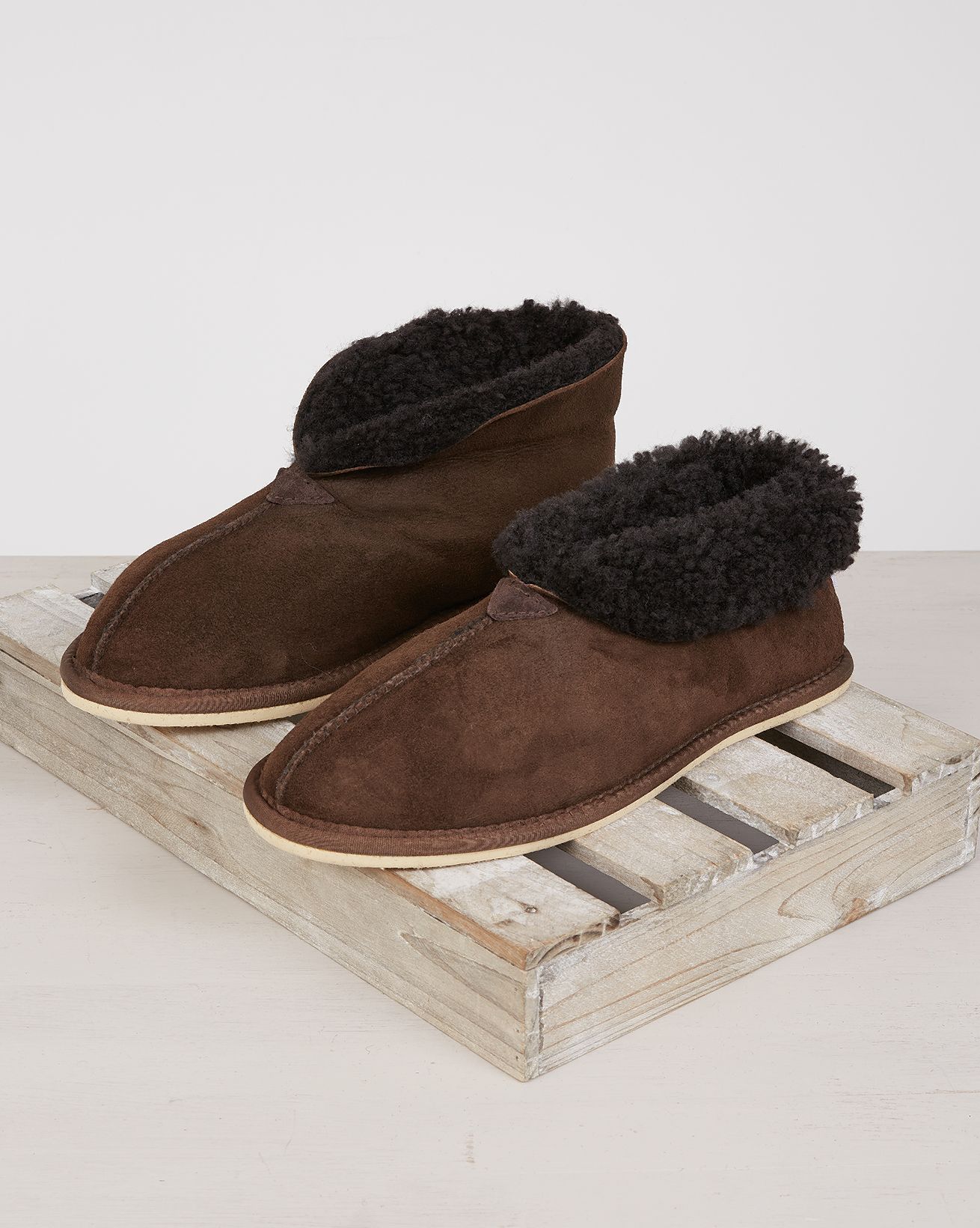 Men's Slipper with Celtic Patch / Mocca / 8