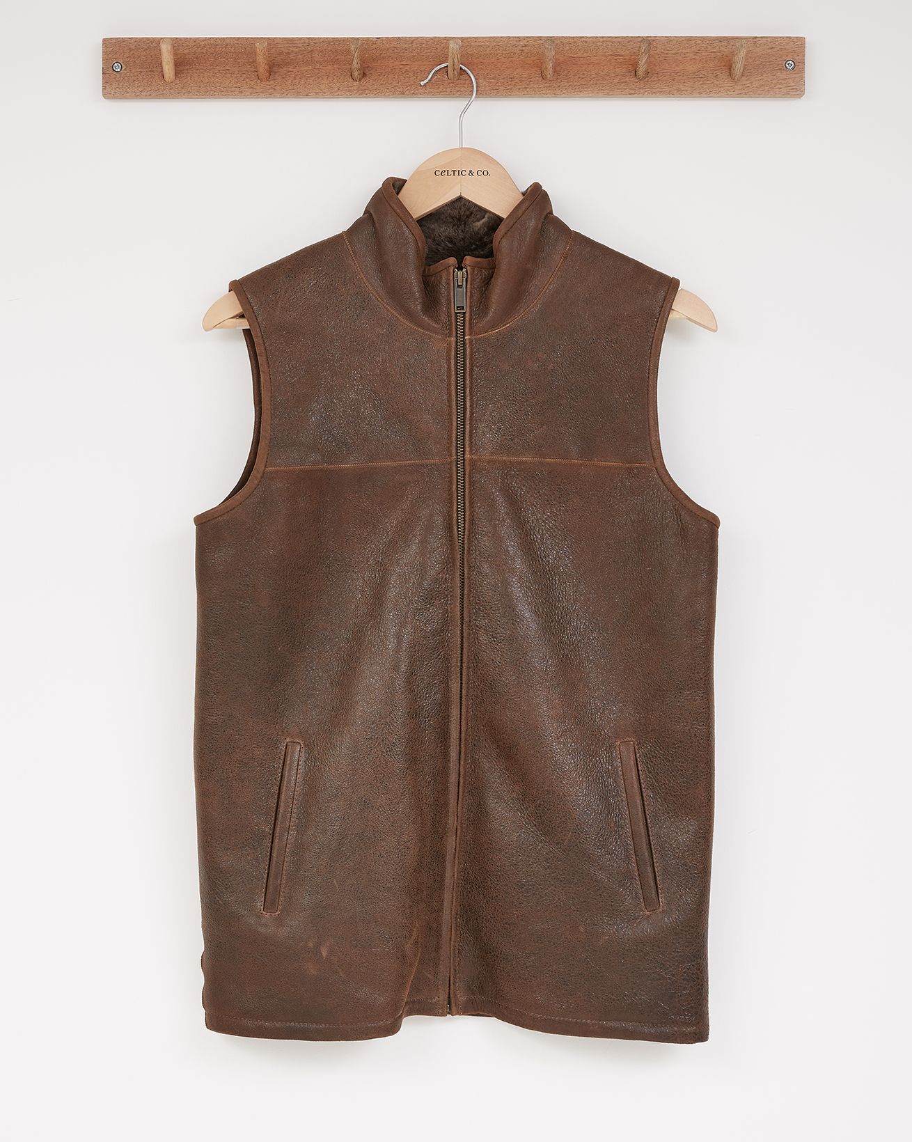 Sheepskin Bodywarmer / Walnut / 10