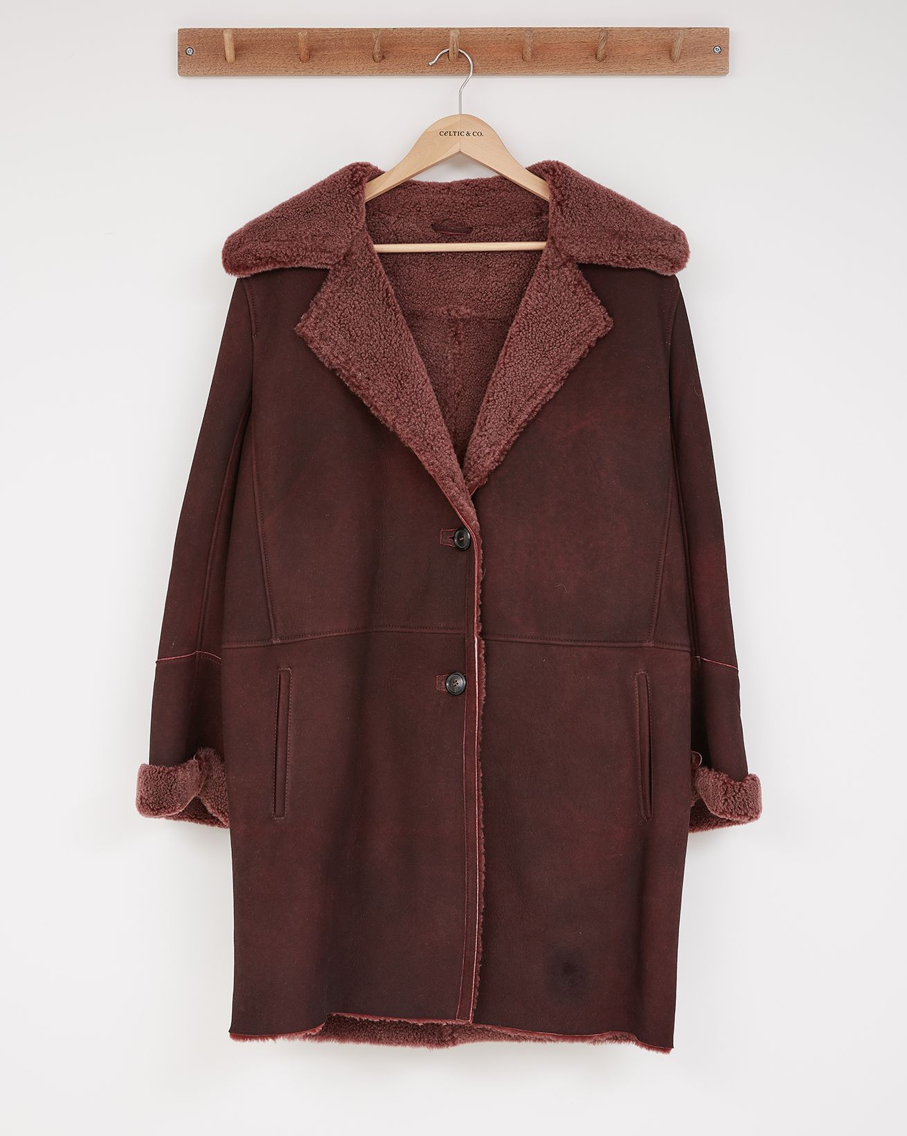 Collared Sheepskin Coat / Merlot / 10