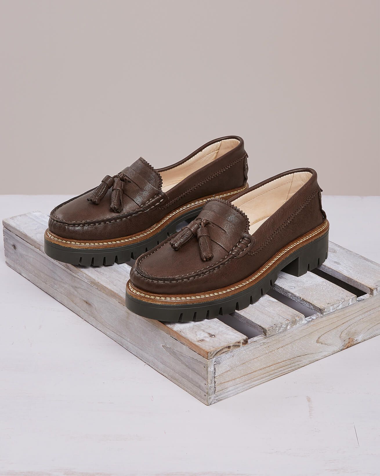 7970_tassel-loafer_tanners-brown_lfs.jpg