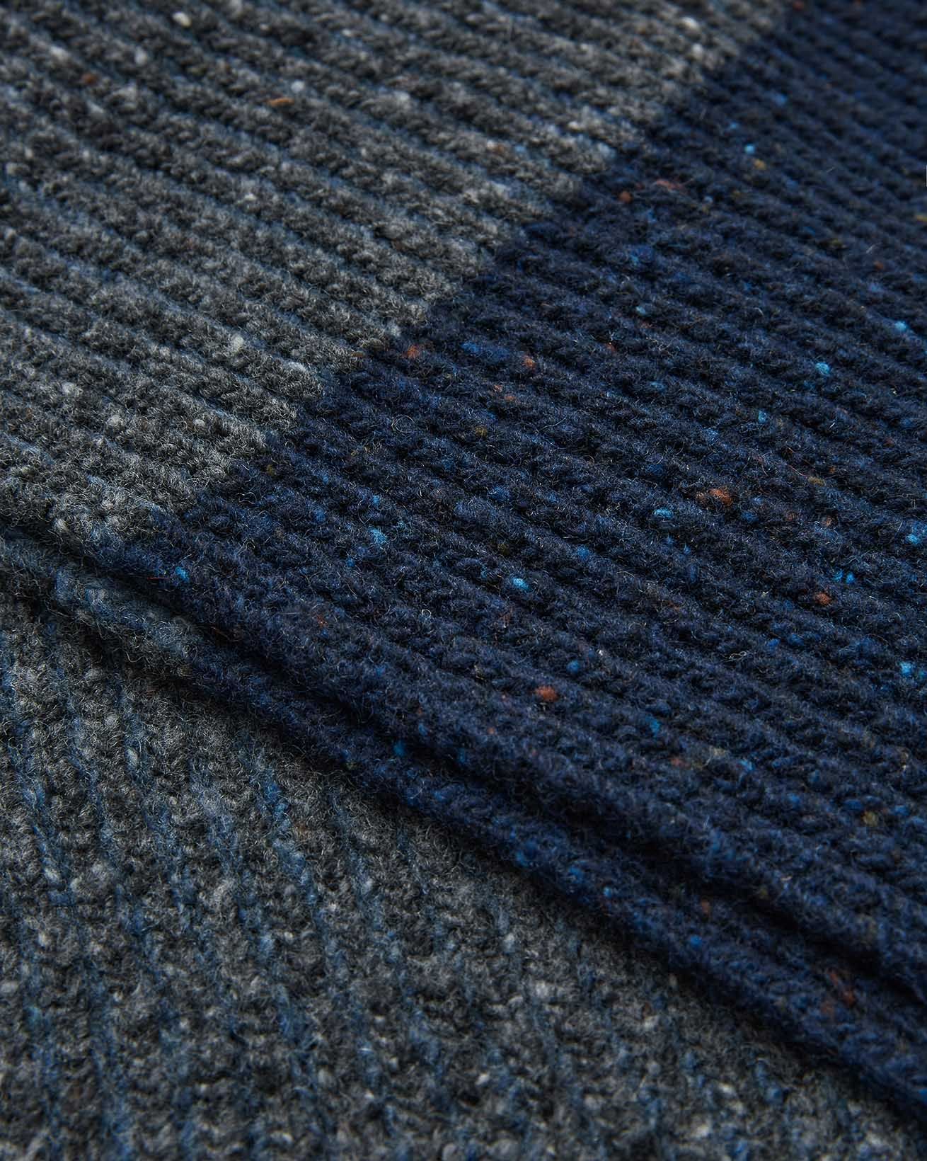 7983_donegal-colourblock-scarf_navy_detail_web.jpg
