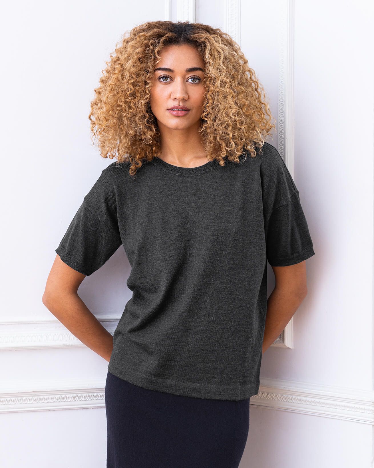 7849-7815_fine-knit-crew-neck-tee_charcoal-13_web.jpg