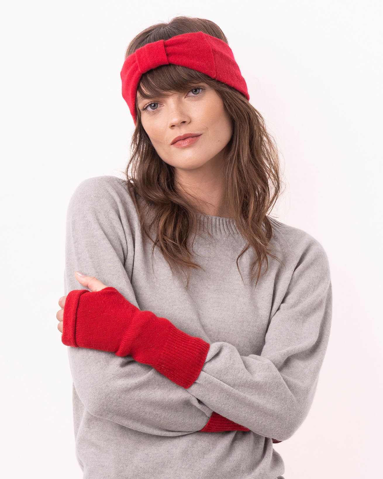 8174_recycled-cashmere-accessories_red-49_web.jpg