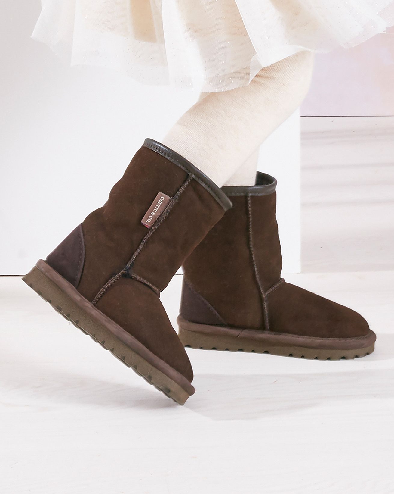 2404_kids-classic-boots_mocca_lfs-0582-crop_web.jpg