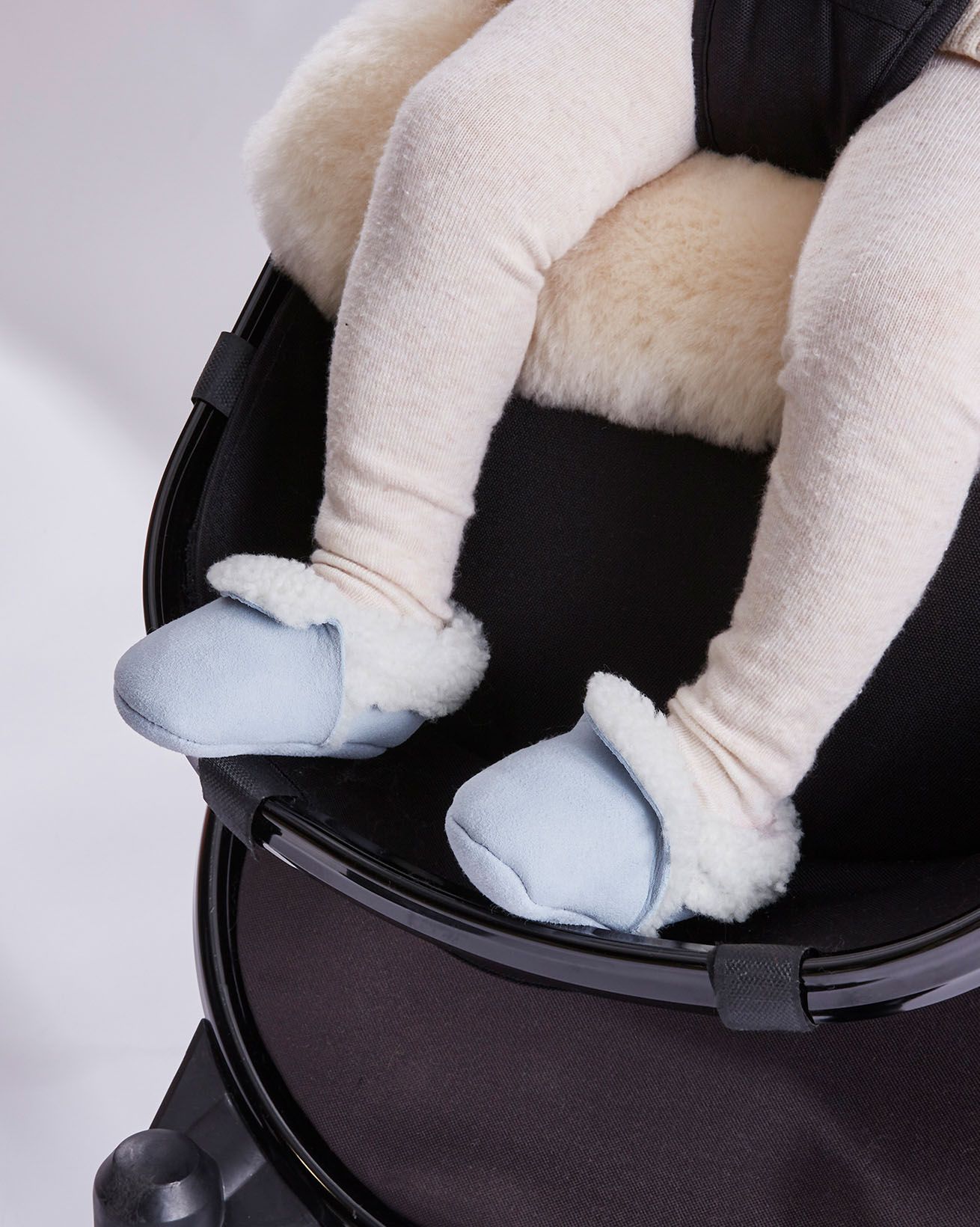 7189_sheepskin-pram-shoes_light-blue_lfs-0449-2_web.jpg