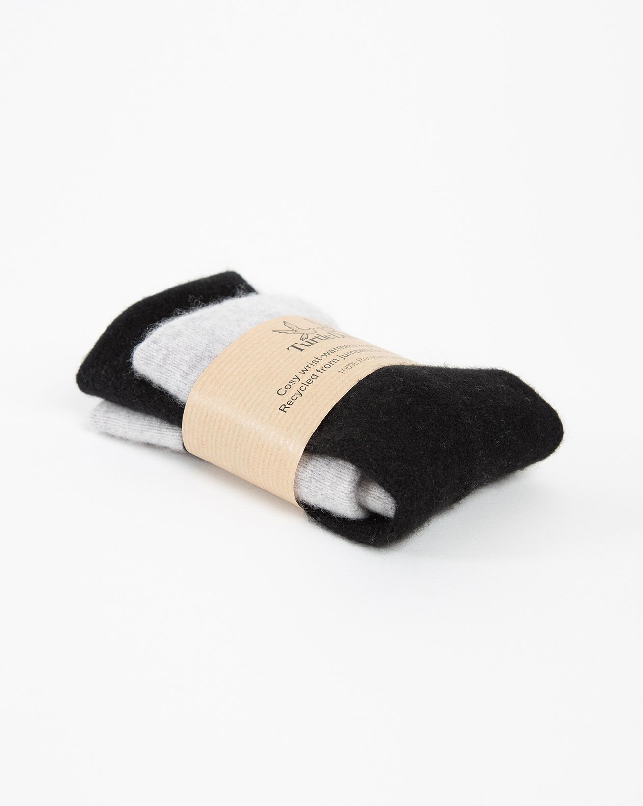 8175_recycled-cashmere-wristwarmers_black-grey-3_web.jpg