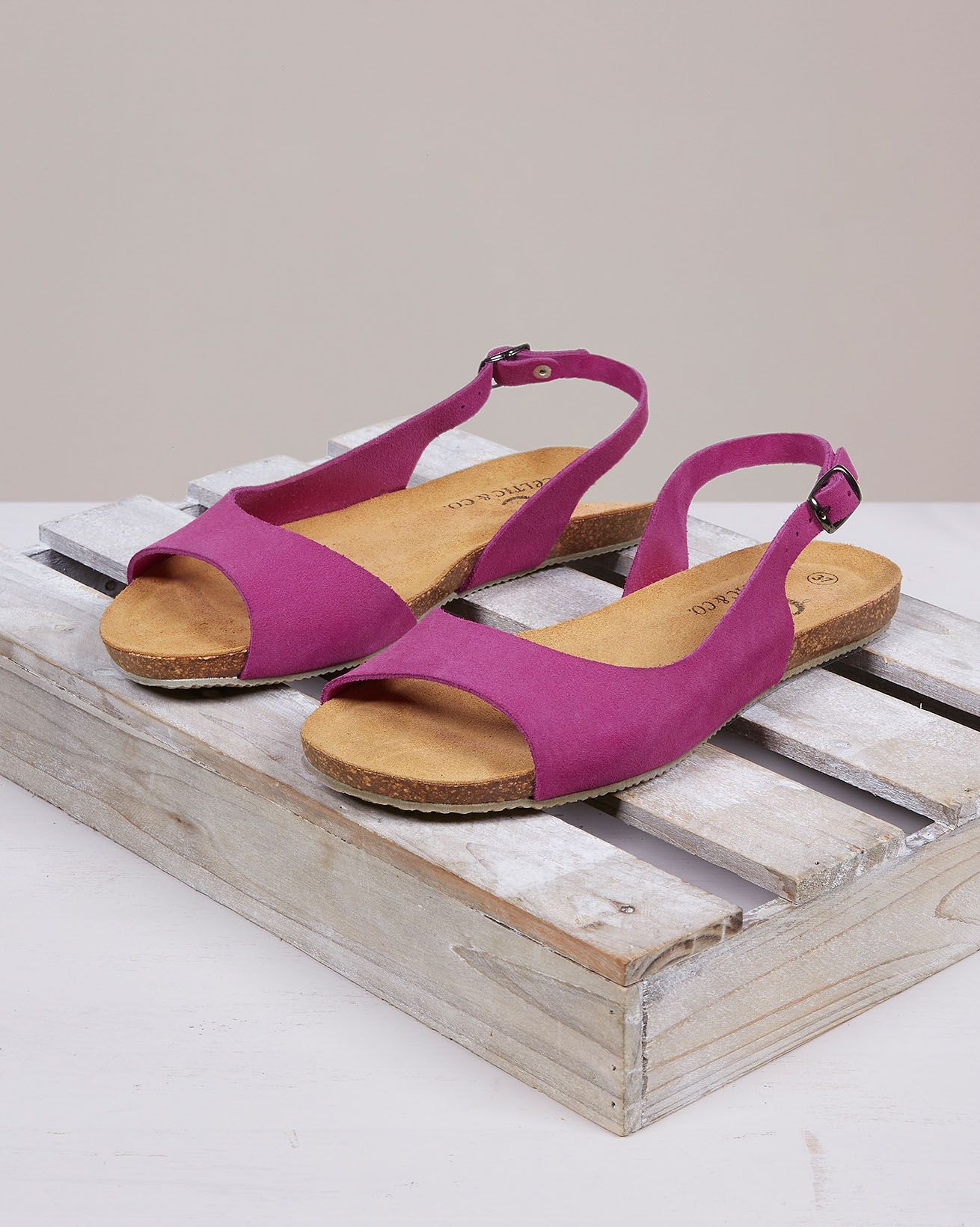 7697_sling-back-flat-sandal_magenta_lfs_web.jpg