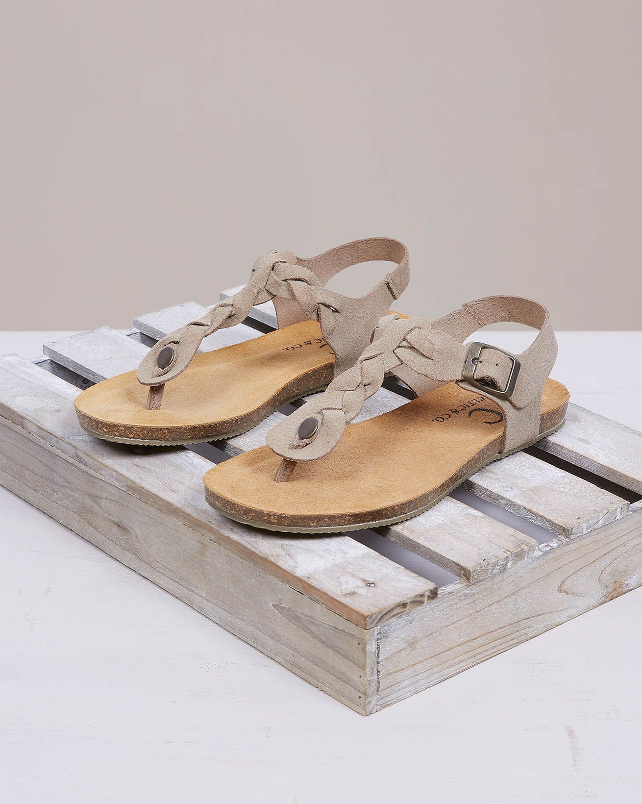 8077_platted-toe-post-sandal_camel_lfs_web.jpg