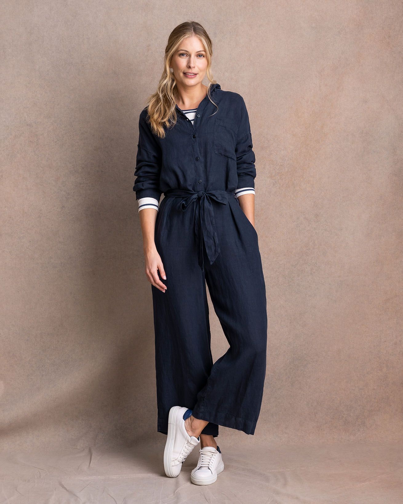 Langärmliger Jumpsuit aus Leinen
