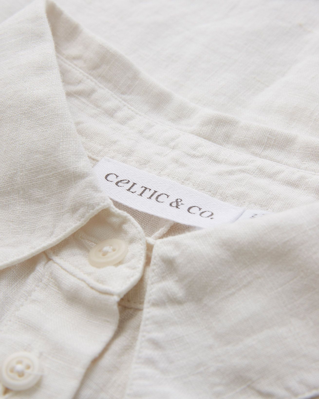 8120_linen-drape-shirt_chalk_detail-1_web.jpg