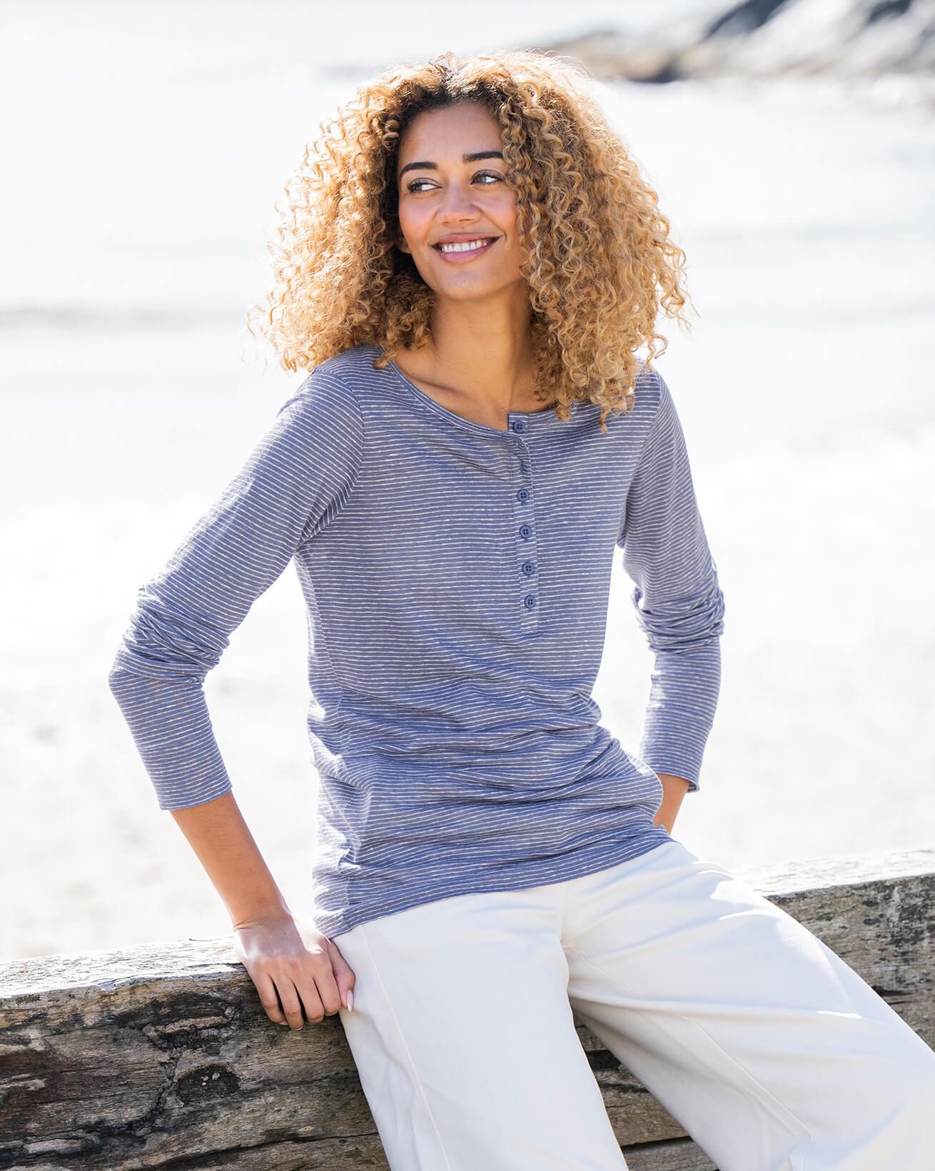 v2_7575-7582_linen-henley-top_cornflower-stripe-149-crop_web.jpg