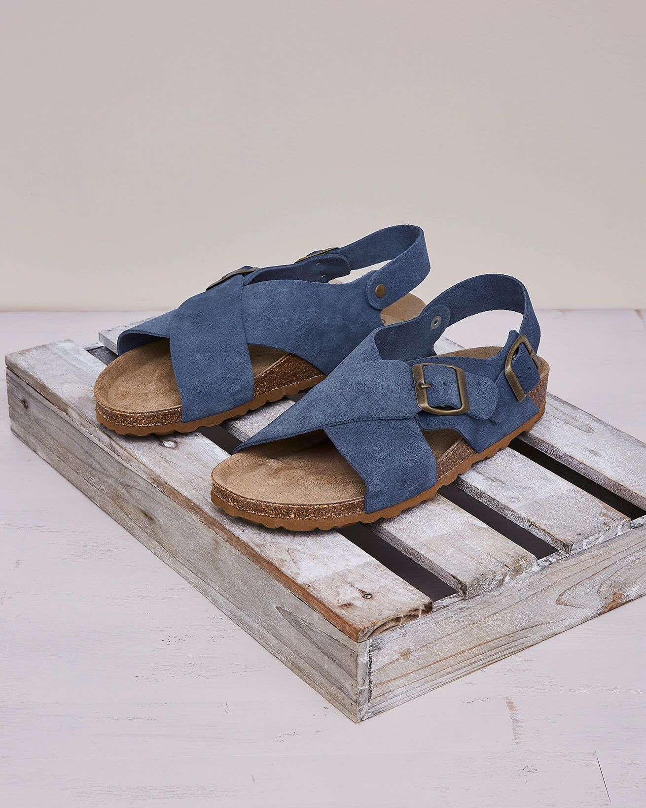v2_7786_crossover-buckle-sandal_indigo_lfs_web.jpg