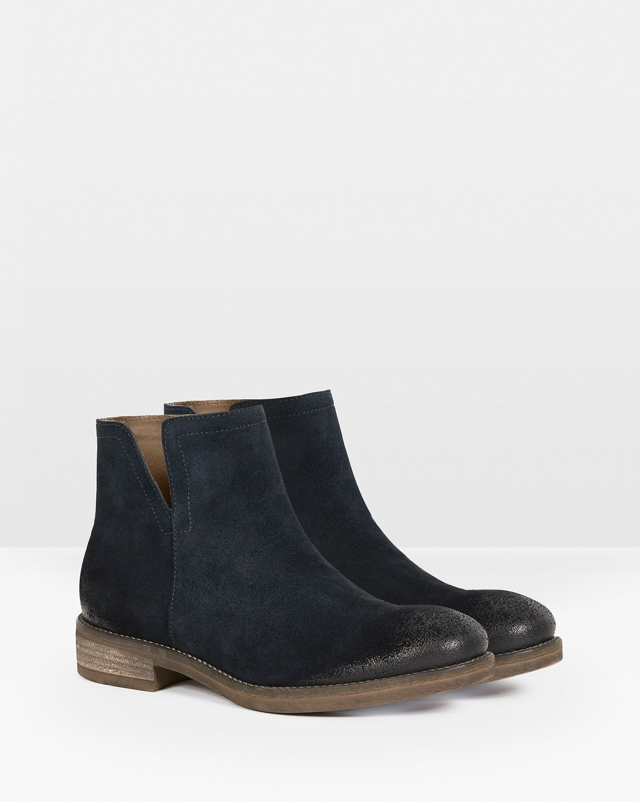 7792_notched-flat-ankle-boot_navy_lfs-2_web.jpg