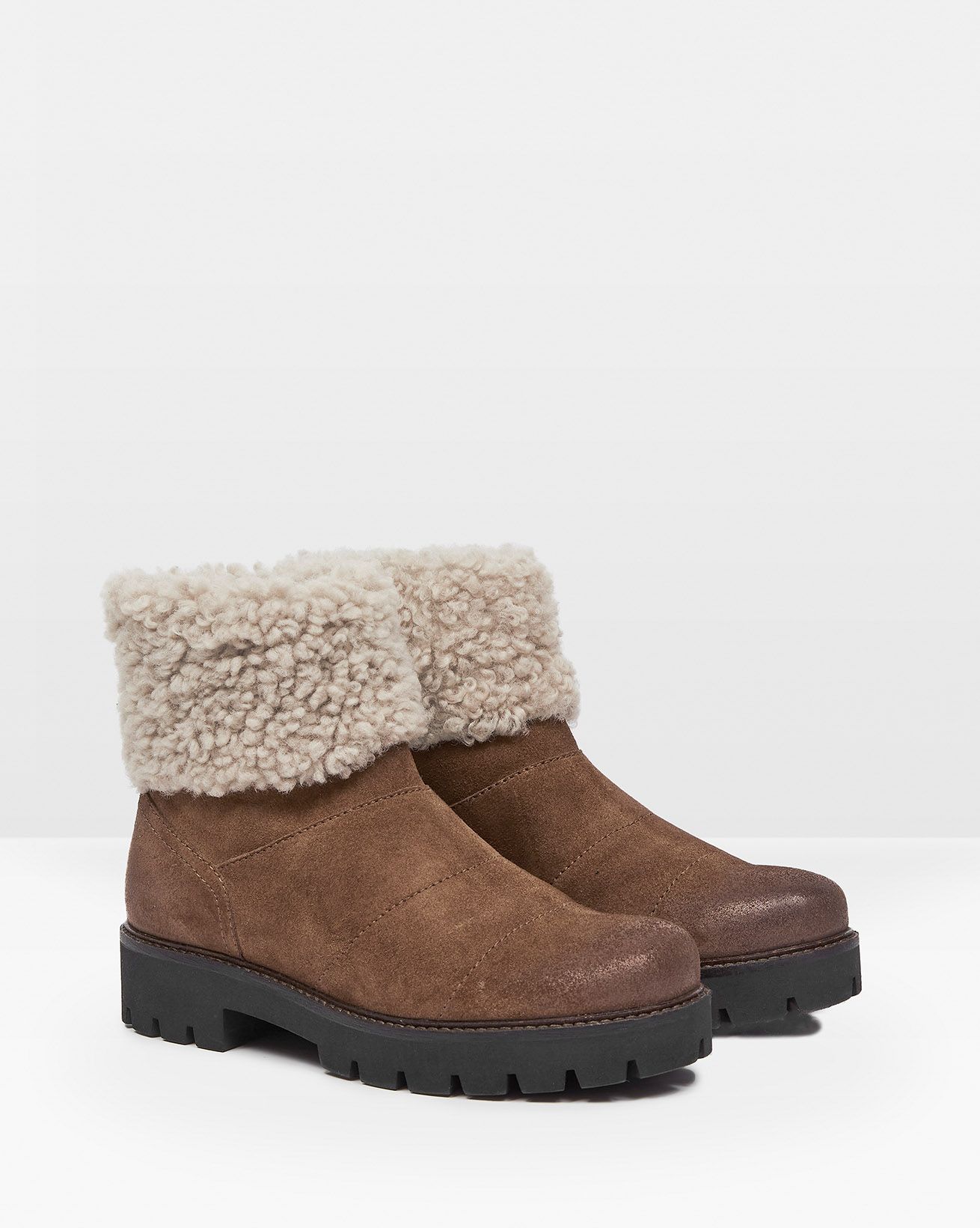 7839_sheepskin-cuff-short-boot_autumn-brown_lfs-2_web.jpg