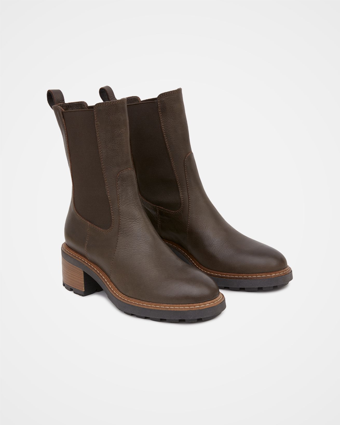 8335_block-heel-chelsea-boot_tanners-brown_pair_web.jpg