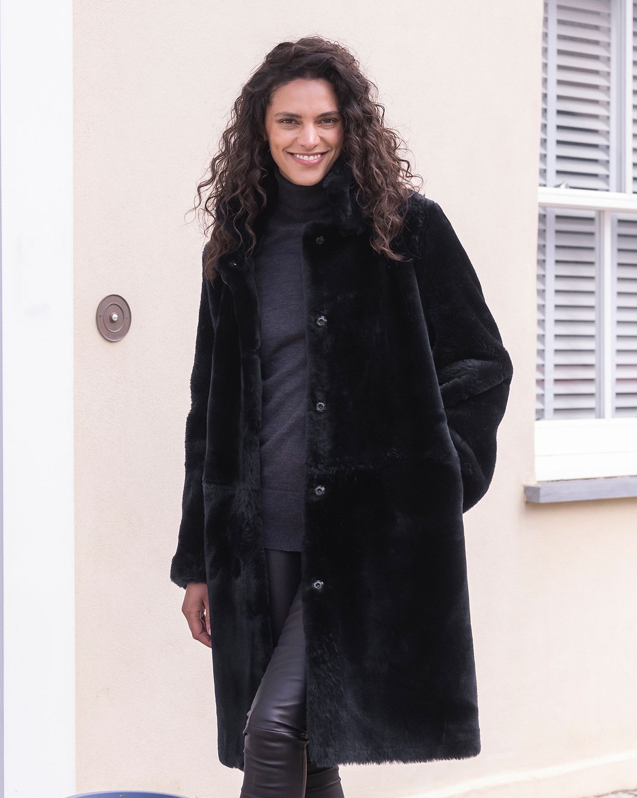8346_reversible_leather_trim_sheepskin_coat_dark_navy-204-crop_web.jpg