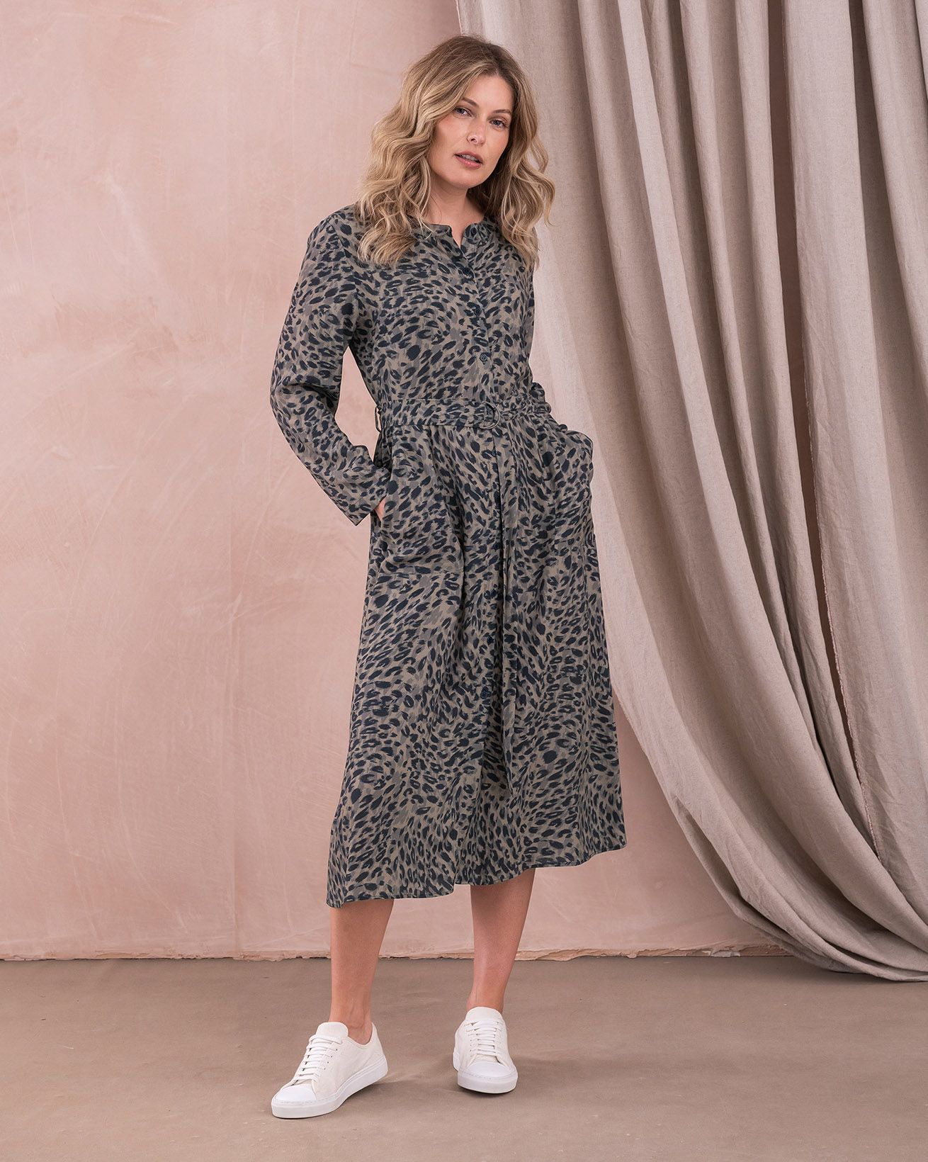 Robe Midi Ceinturée À Anneaux
