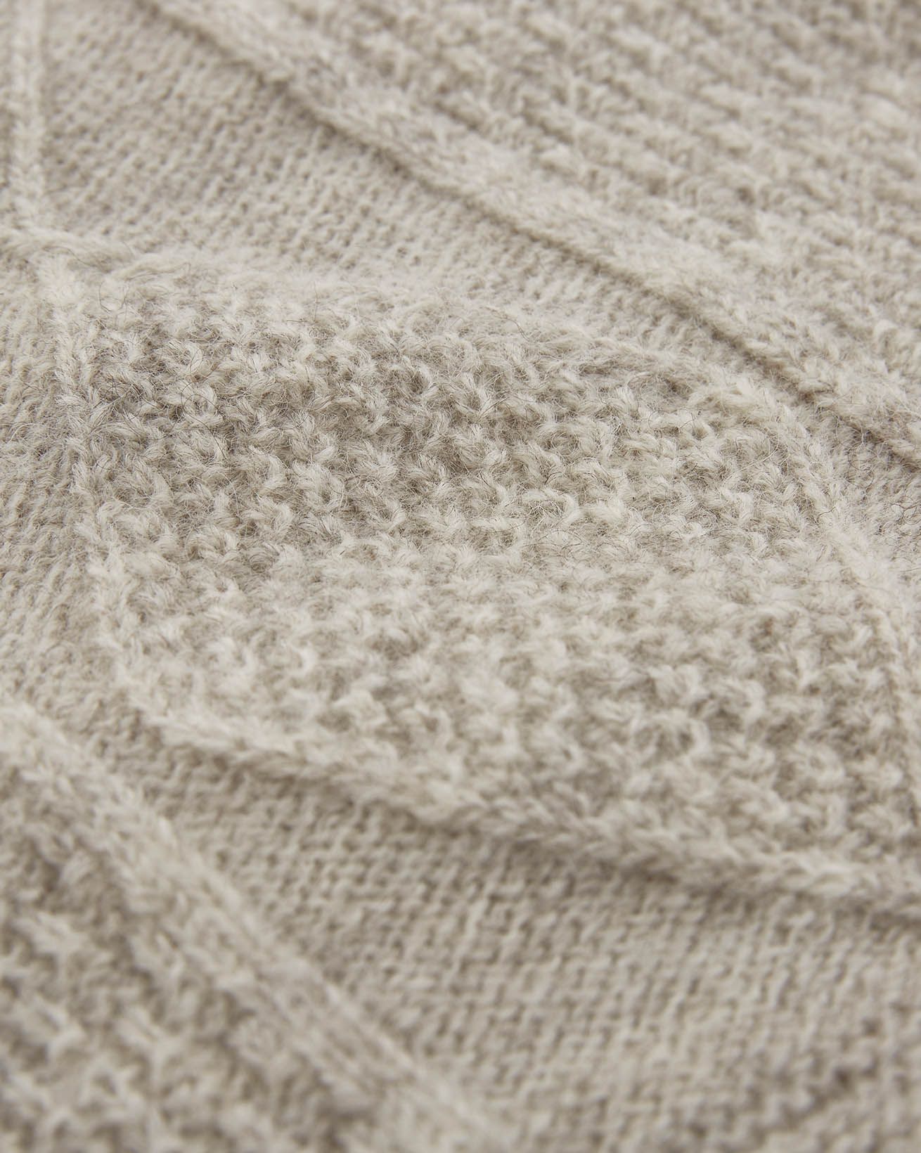 8216_british-wool-gansey-jumper_undyed-taupe_detail-1_web.jpg