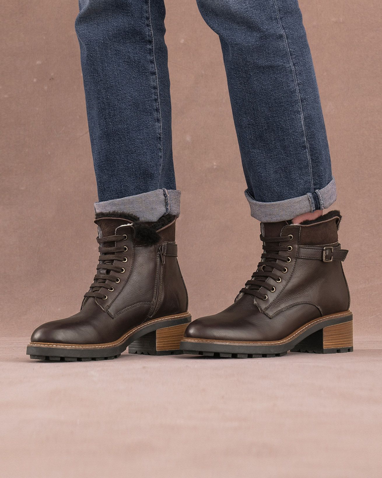 Bottines À Lacets Talon Bloc Avec Détails En Peau De Mouton