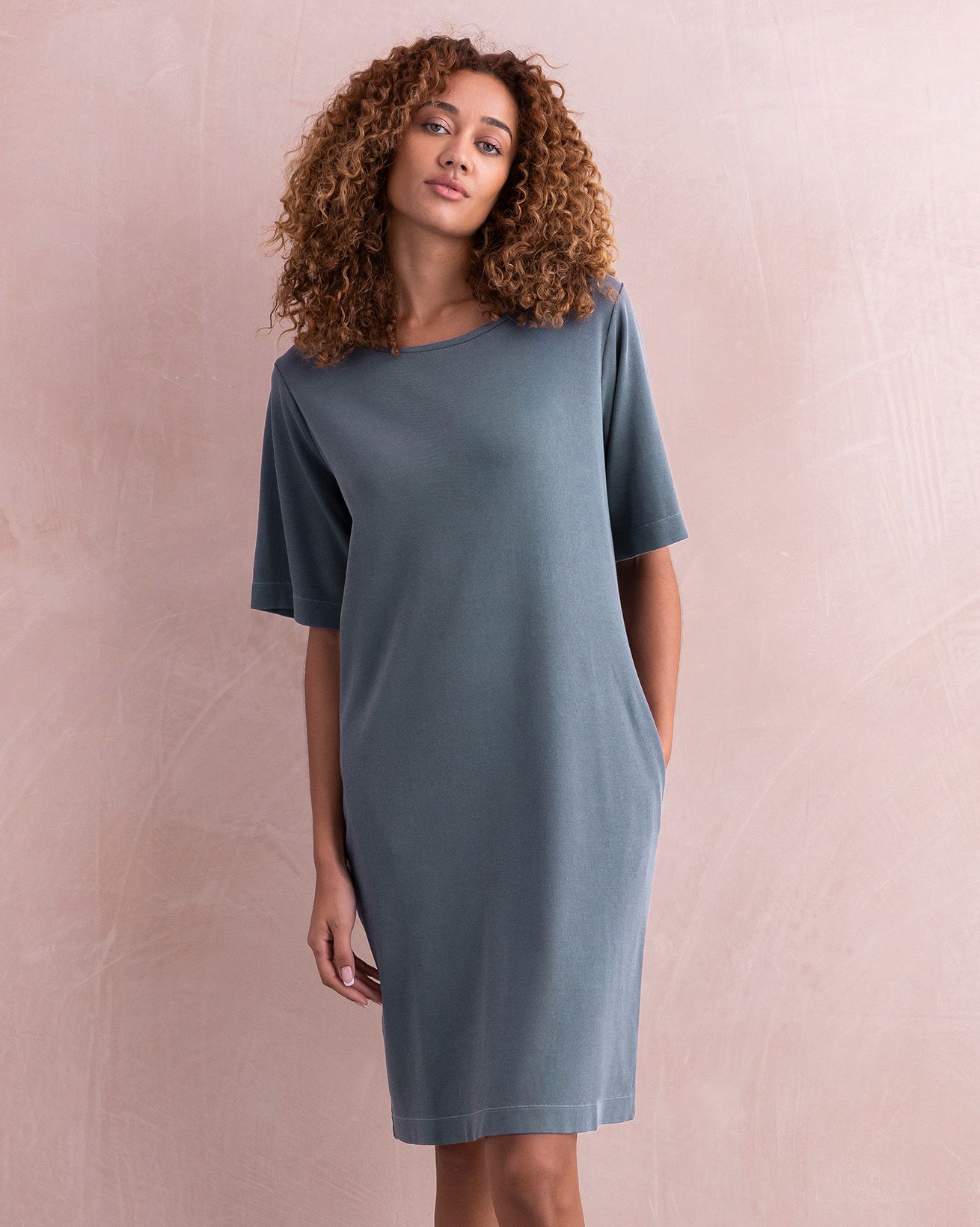 8149_organic_cotton_tshirt_knee_length_dress_derby_grey-47-crop_web.jpg