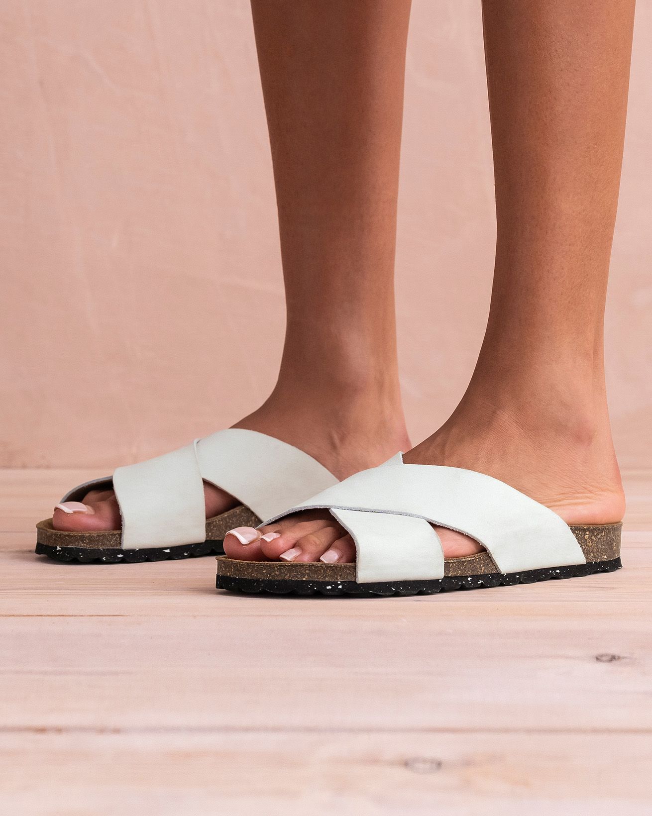 Nubuck Crossover Slide