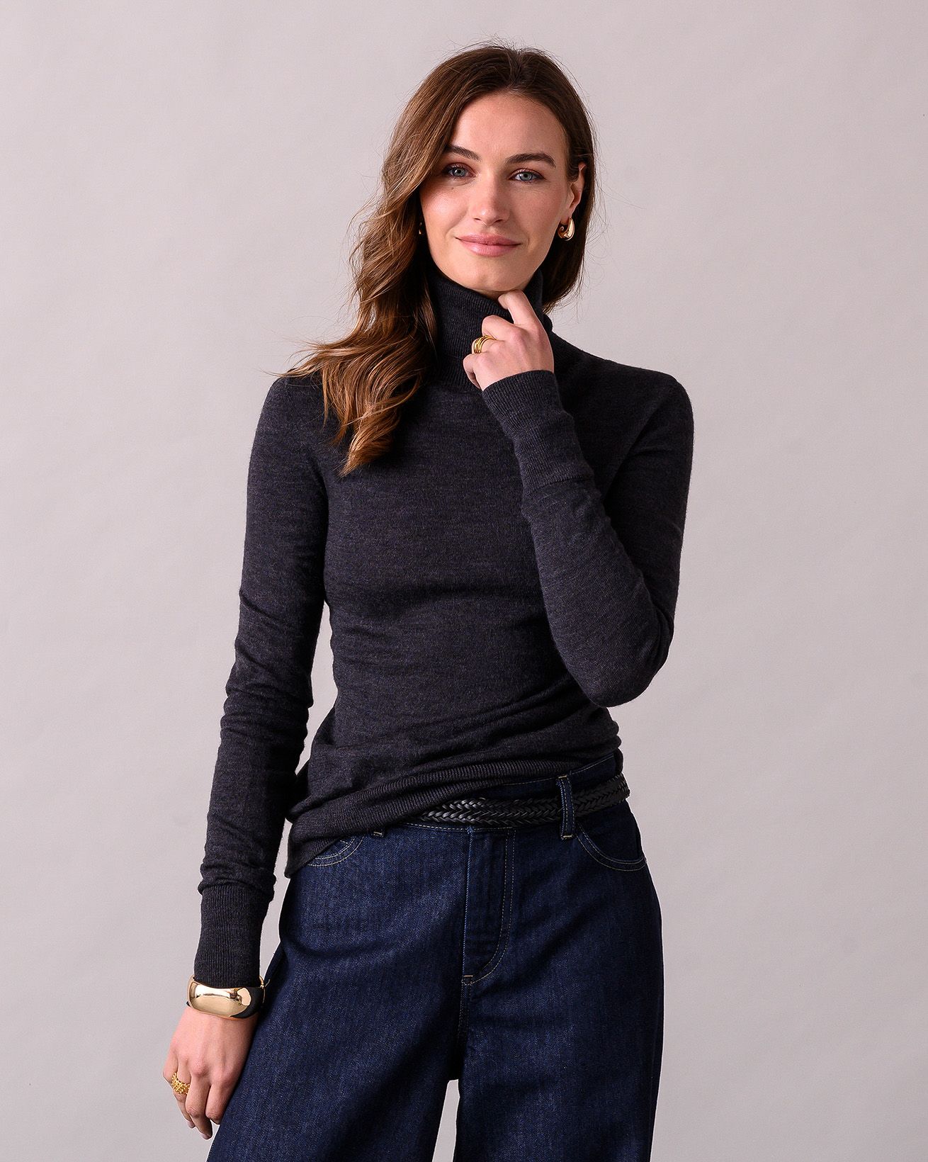 7218_merino_roll_neck_charcoal-250_WEB.jpg