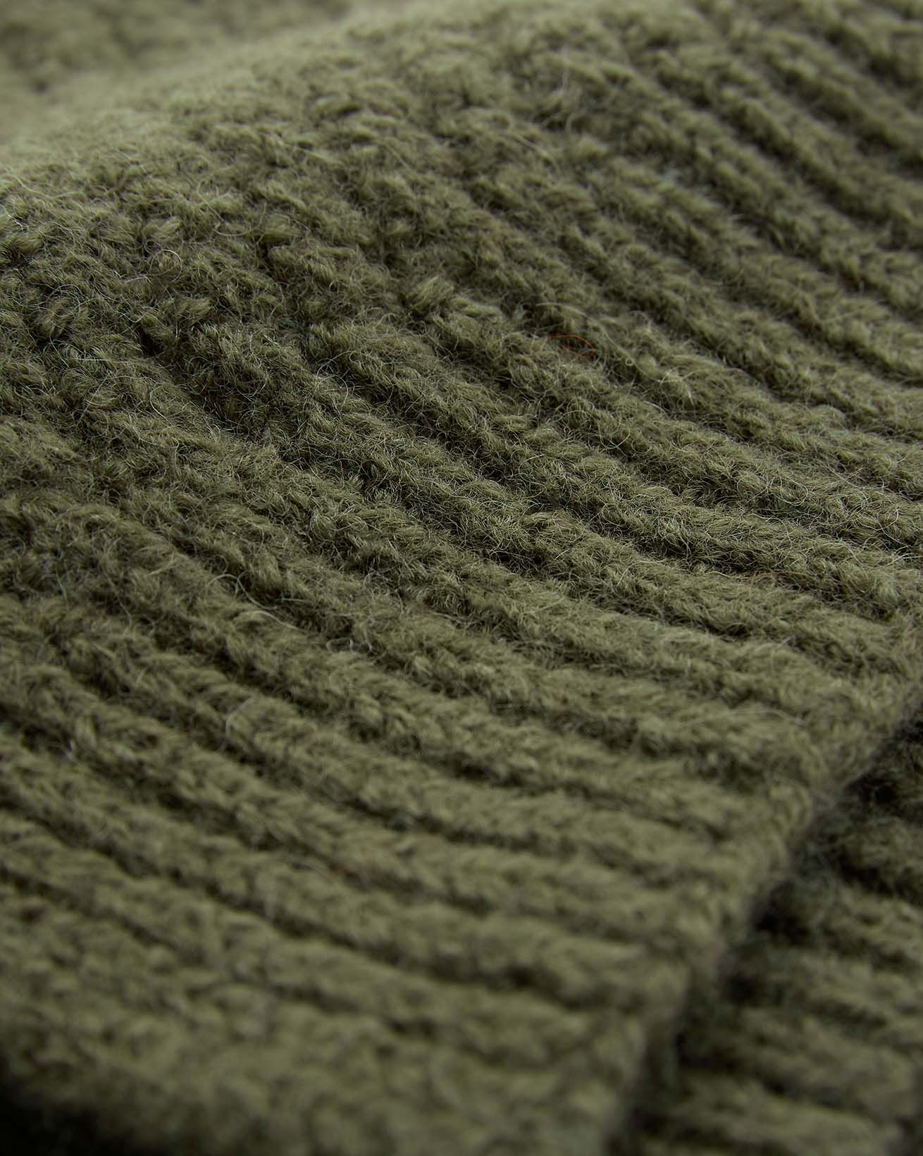 7980-8551-8553_British-Wool-Gansey-Stitch_Olive_Detail-2_WEB.jpg
