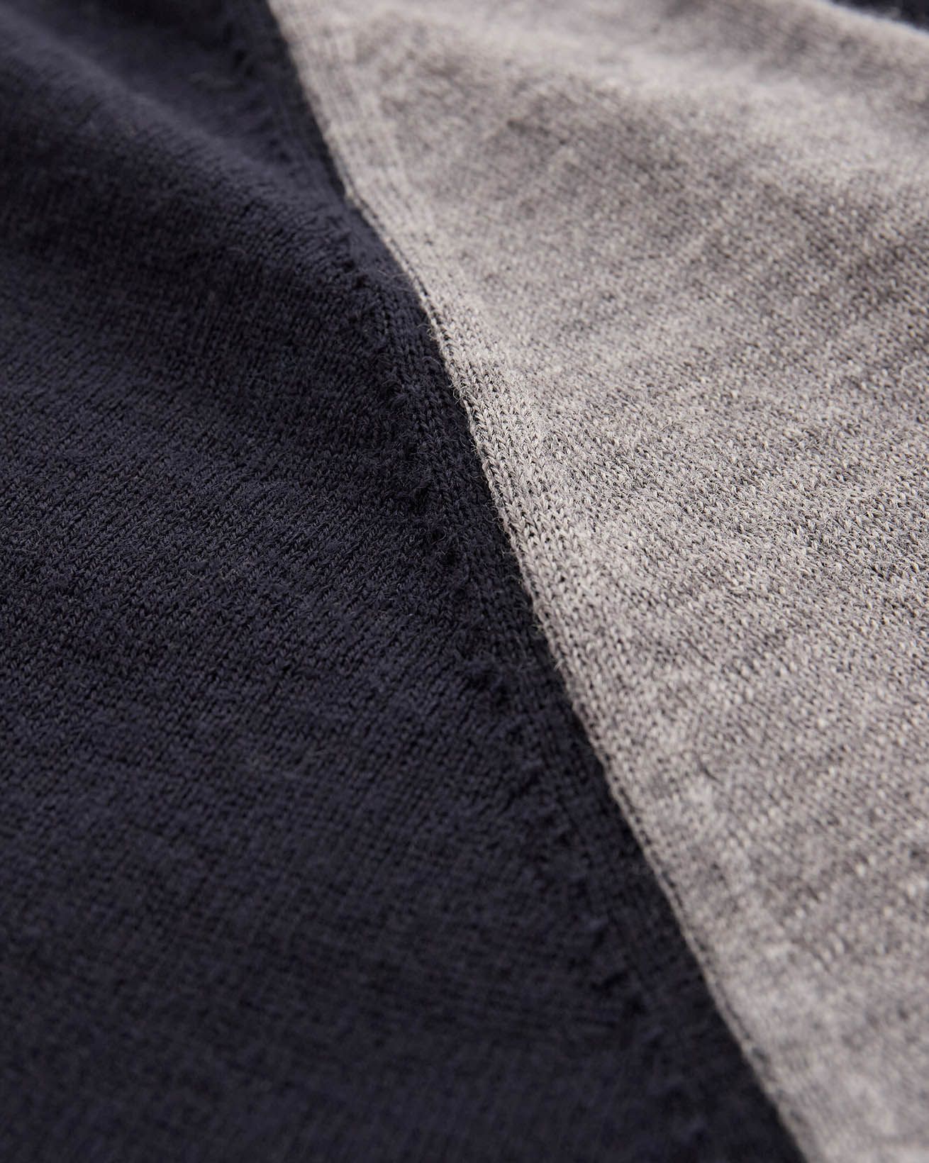7218_Fine-Merino-Crew-Neck_Navy-Grey_Detail-1_WEB.jpg