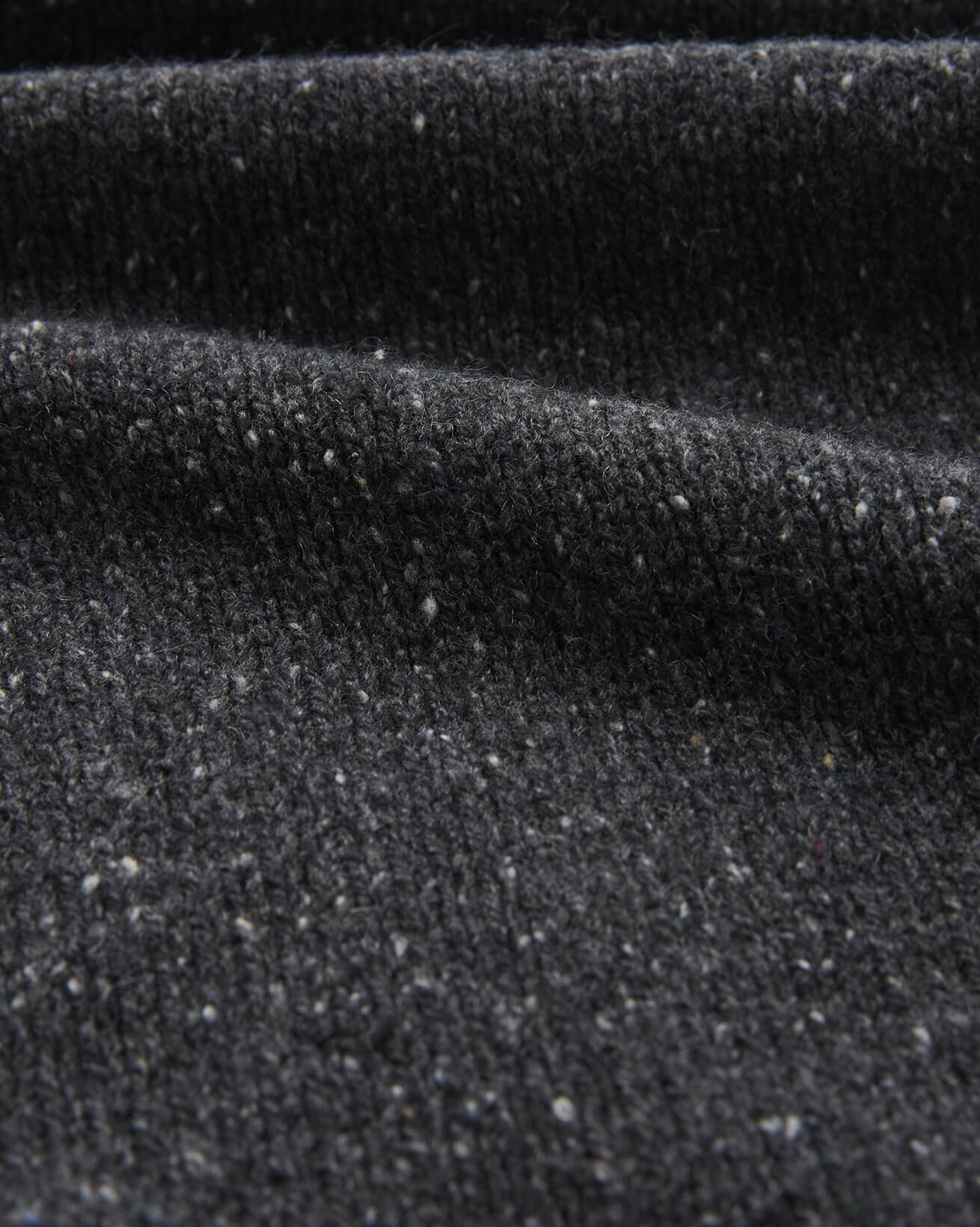 8633_Recycled-Cashmere-Merino-Roll-Neck-Jumper_Charcoal_Detail-1_WEB.jpg