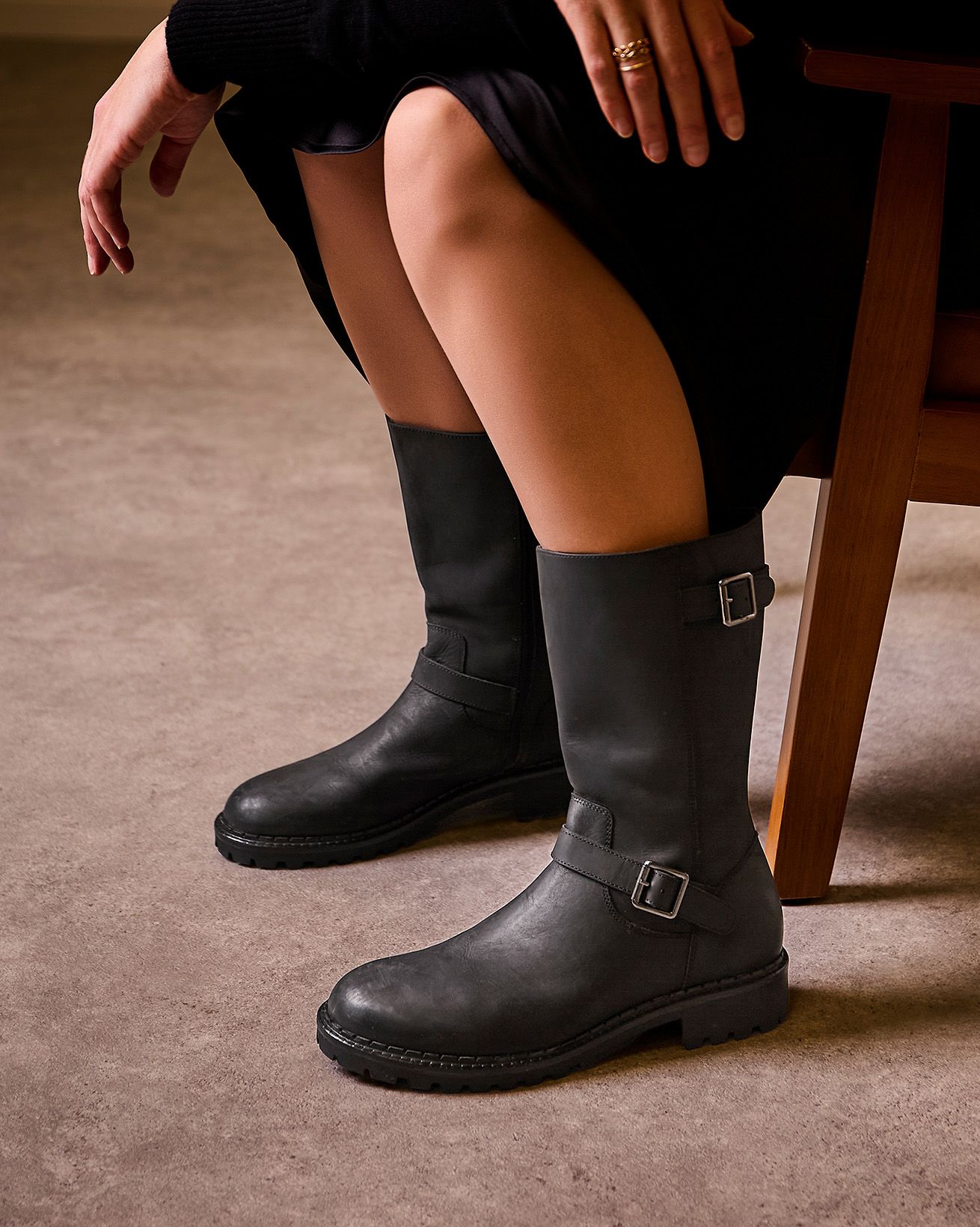 Bikerstiefel für die Mitte der Wade