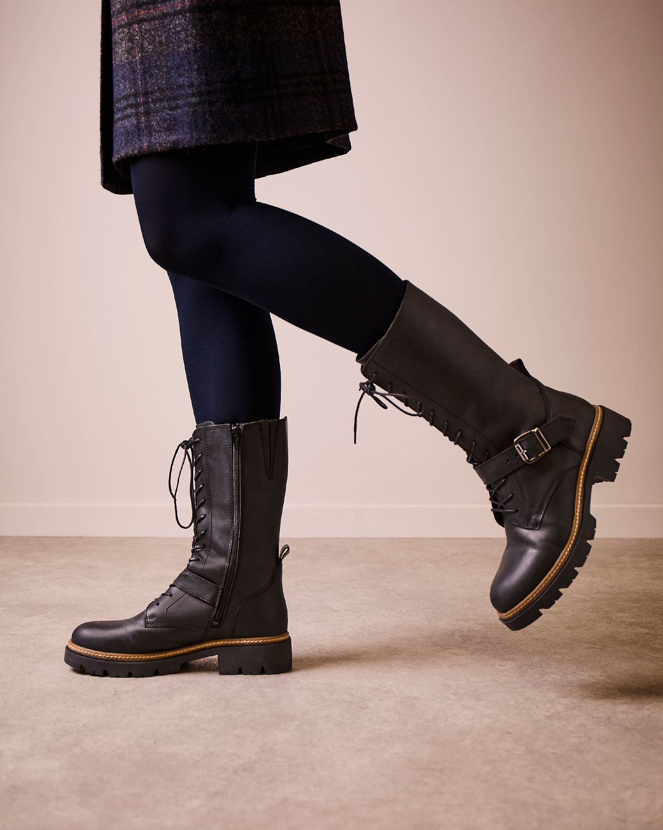 Bottes Hautes À Lacets Avec Lanières