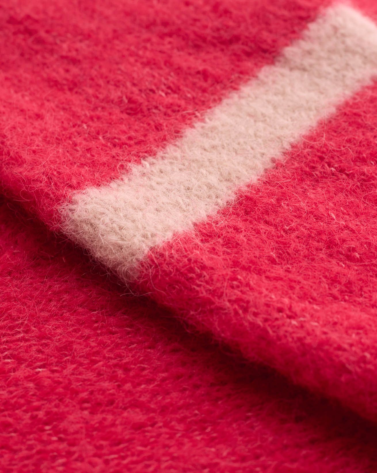 8106_Alpaca-Cotton-Slouch-Cardigan_Raspberry-Oatmeal_Detail-3_WEB.jpg