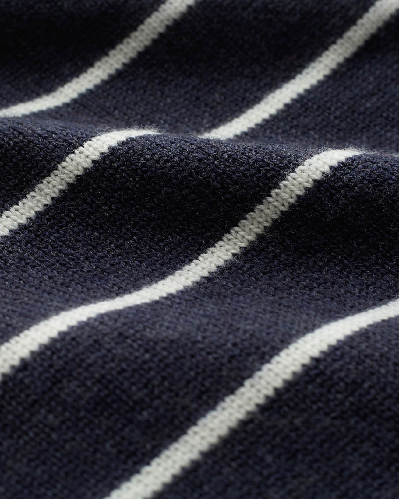 8400_Merino-V-Neck-Jumper_Navy-Stripe_Detail-2_WEB.jpg