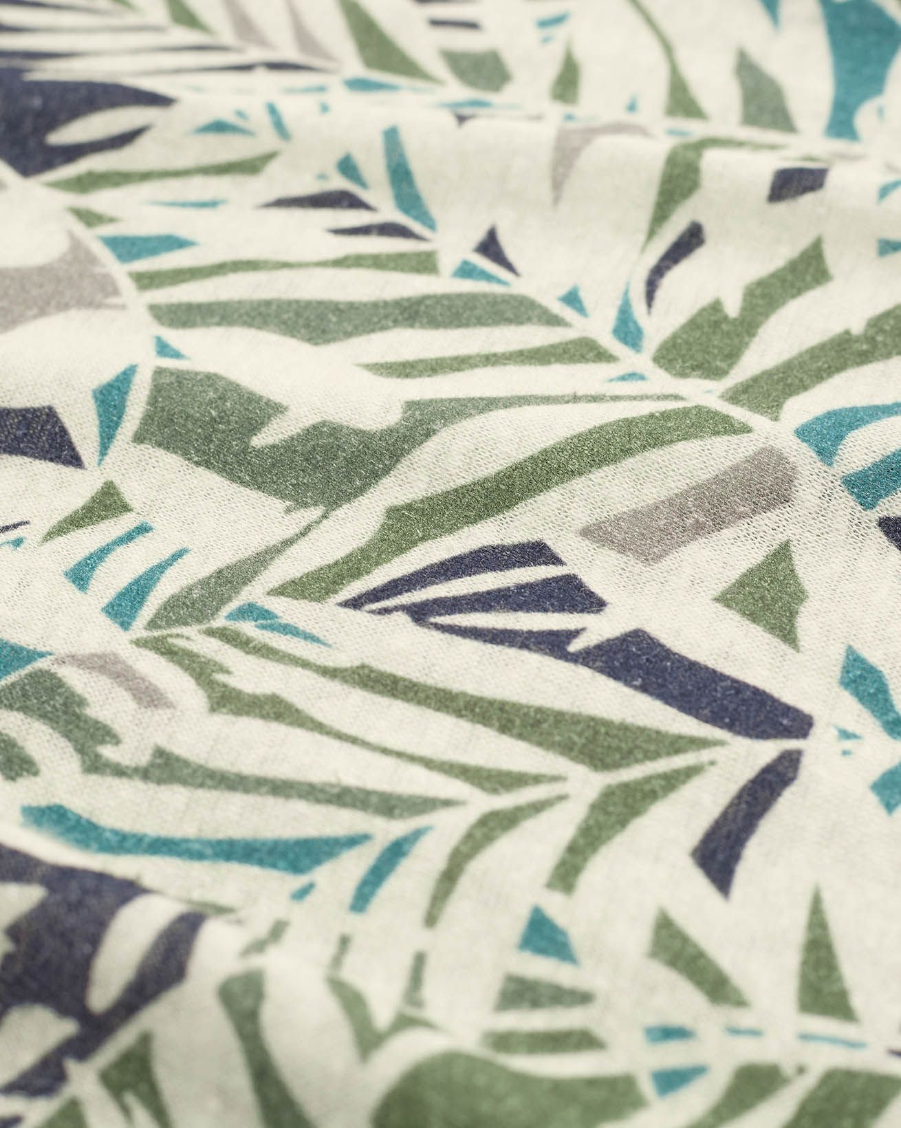 8418-8421_Linen-Cotton-V-Neck_Oatmeal-Palm-Leaf-Print_Detail-2_WEB.jpg