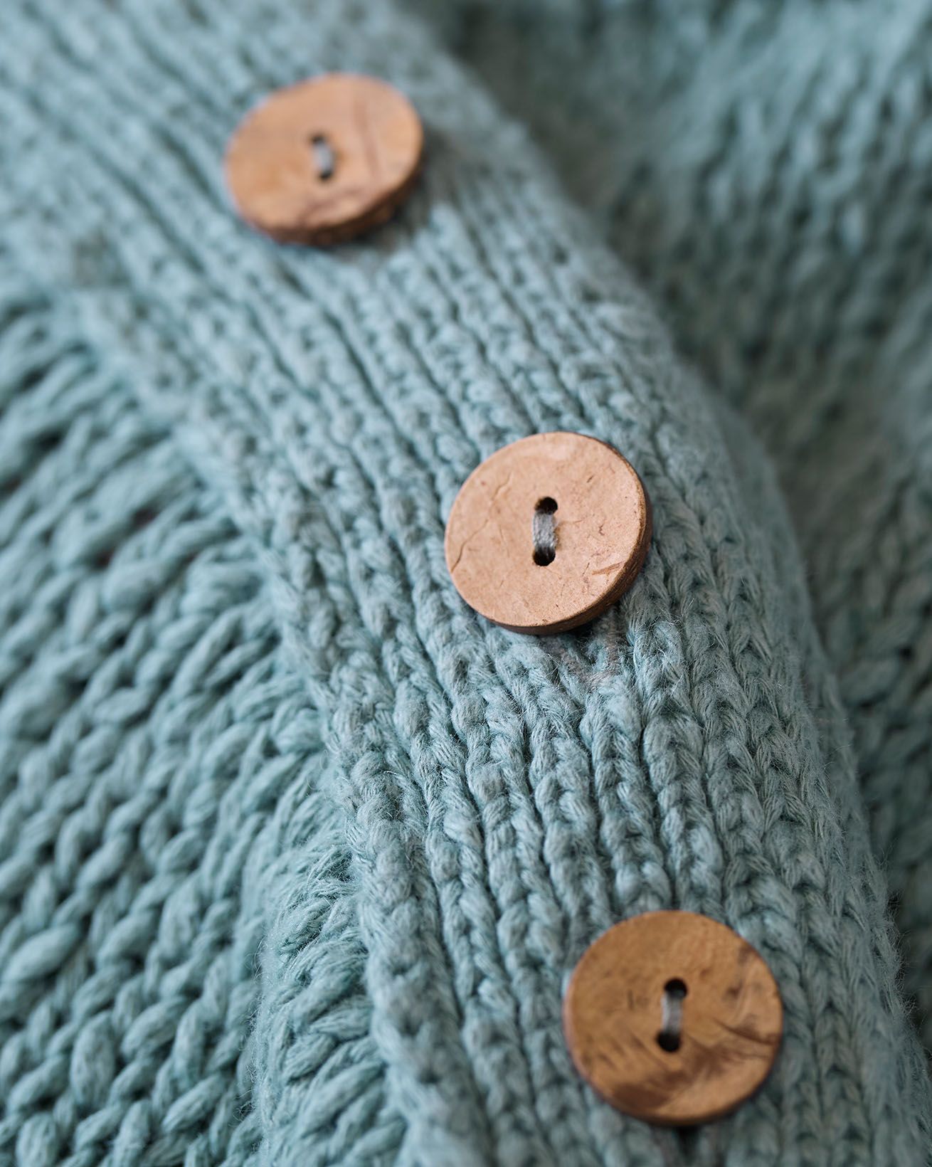 8405_Slub-Knit-Button-Detail-Jumper_Dark-Skylight_Detail-2_WEB.jpg