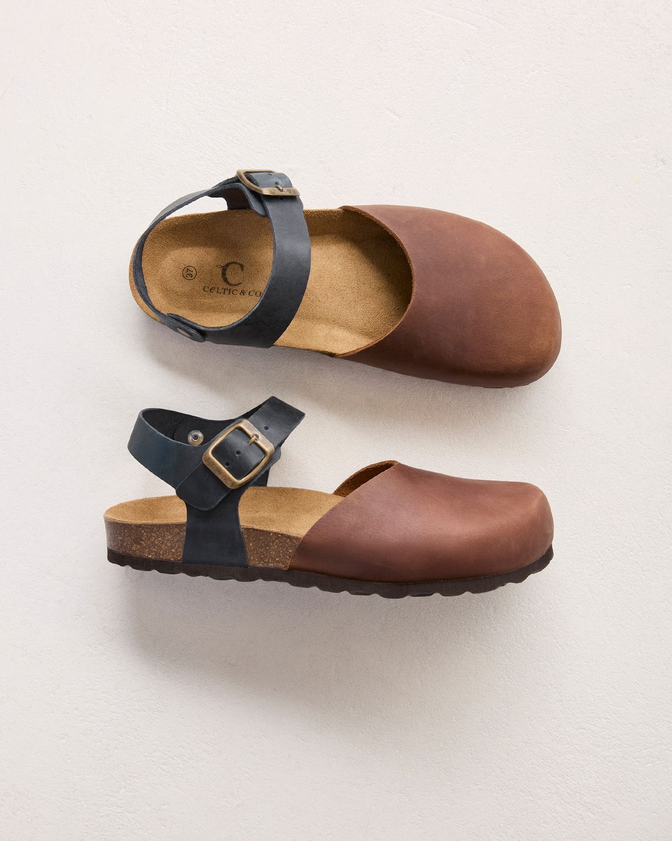 Sandalen mit geschlossenem Zehenbereich