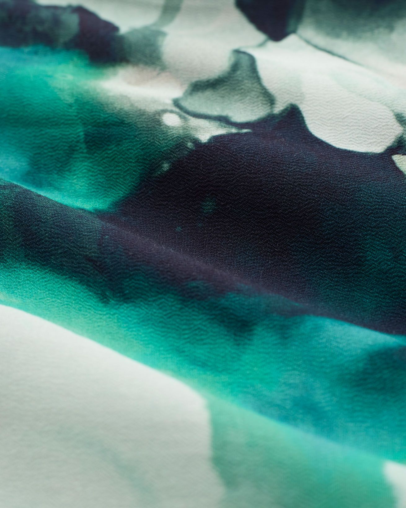 sleeveless tie front dress