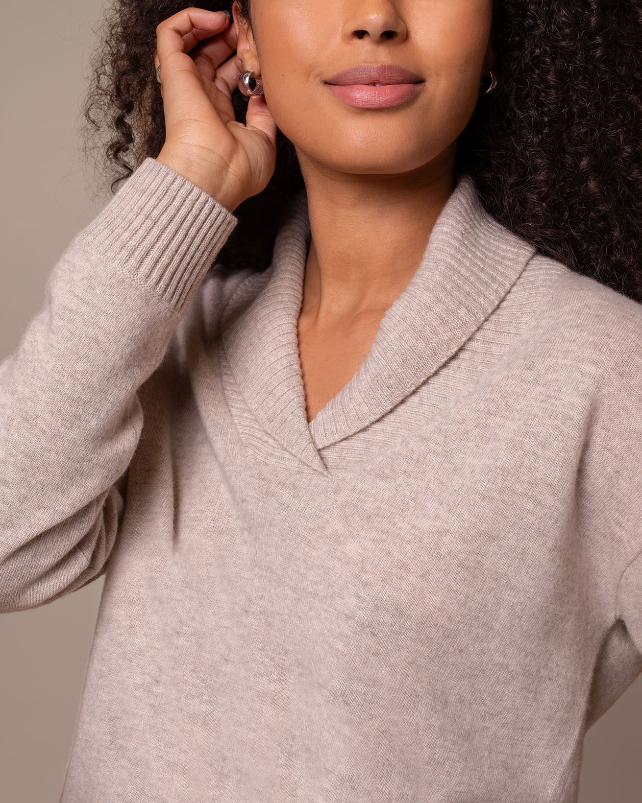 8797_Lambswool_Shawl_Collar_Jumper_Oatmeal_59_WEB.jpg