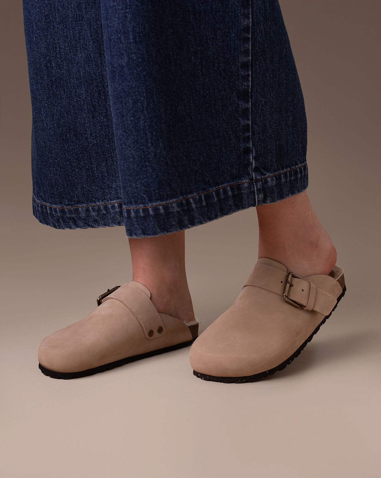 8829_Sheepskin_Lined_Strap_Detail_Clog_Beige_2_WEB.jpg