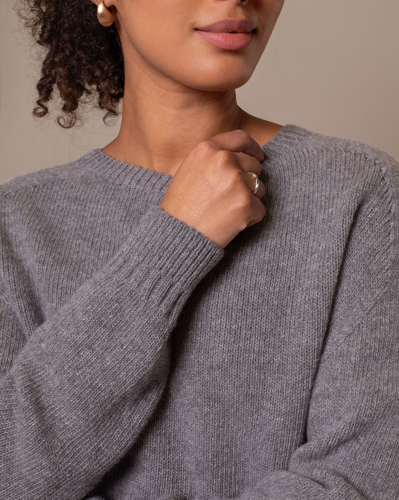 8871_Boxy_Saddle_Shoulder_Crew_Light_Grey_30_WEB.jpg
