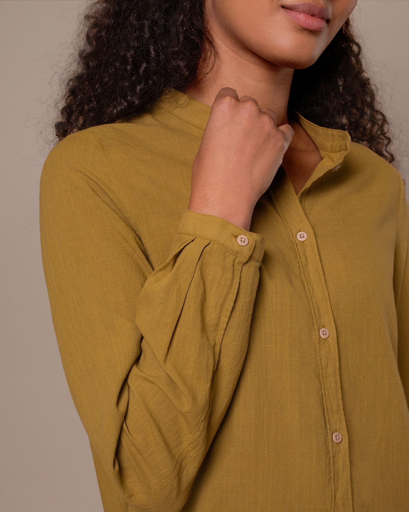 8875_Pleat_Back_Oversized_Shirt_Green_Ocre_4_WEB.jpg