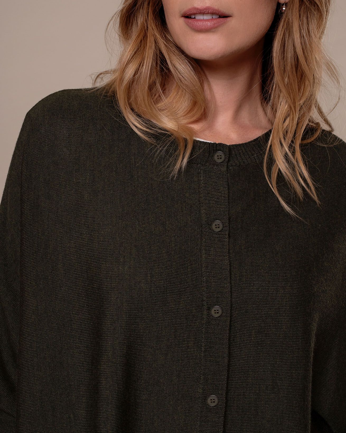 8815_Fine_Knit_Merino_Cardi_Olive_110_WEB.jpg