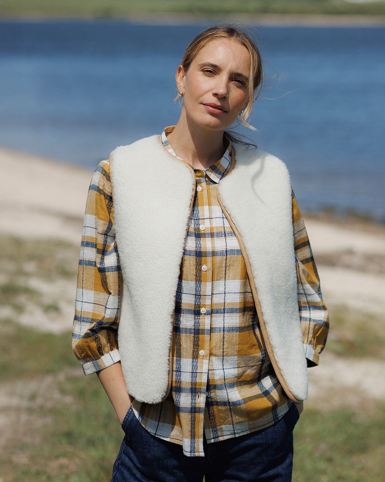 Peter Pan Collar Textured Blouse