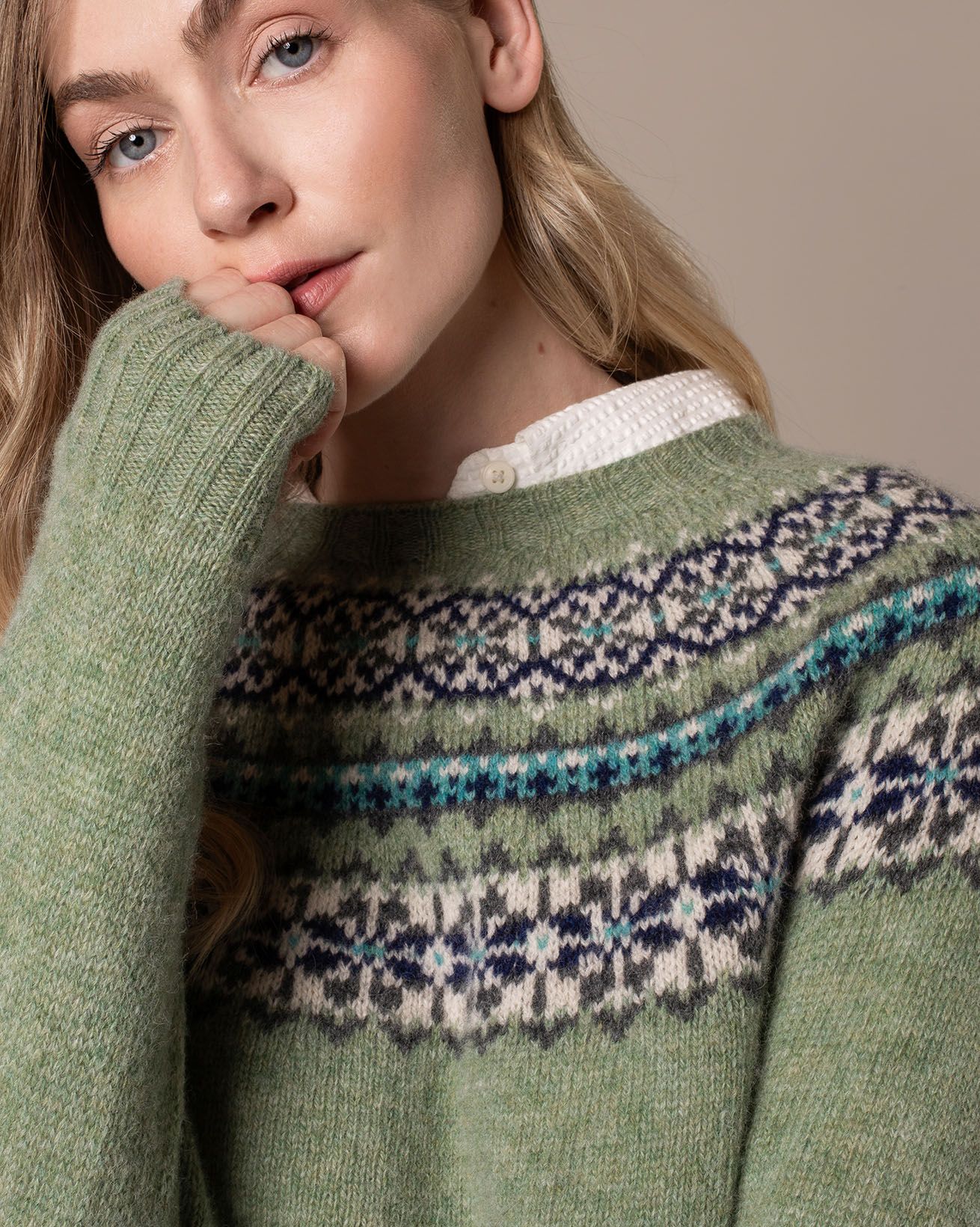 8945_Highlands_Crew_Neck_Jumper_Jade_Green-85_WEB.jpg
