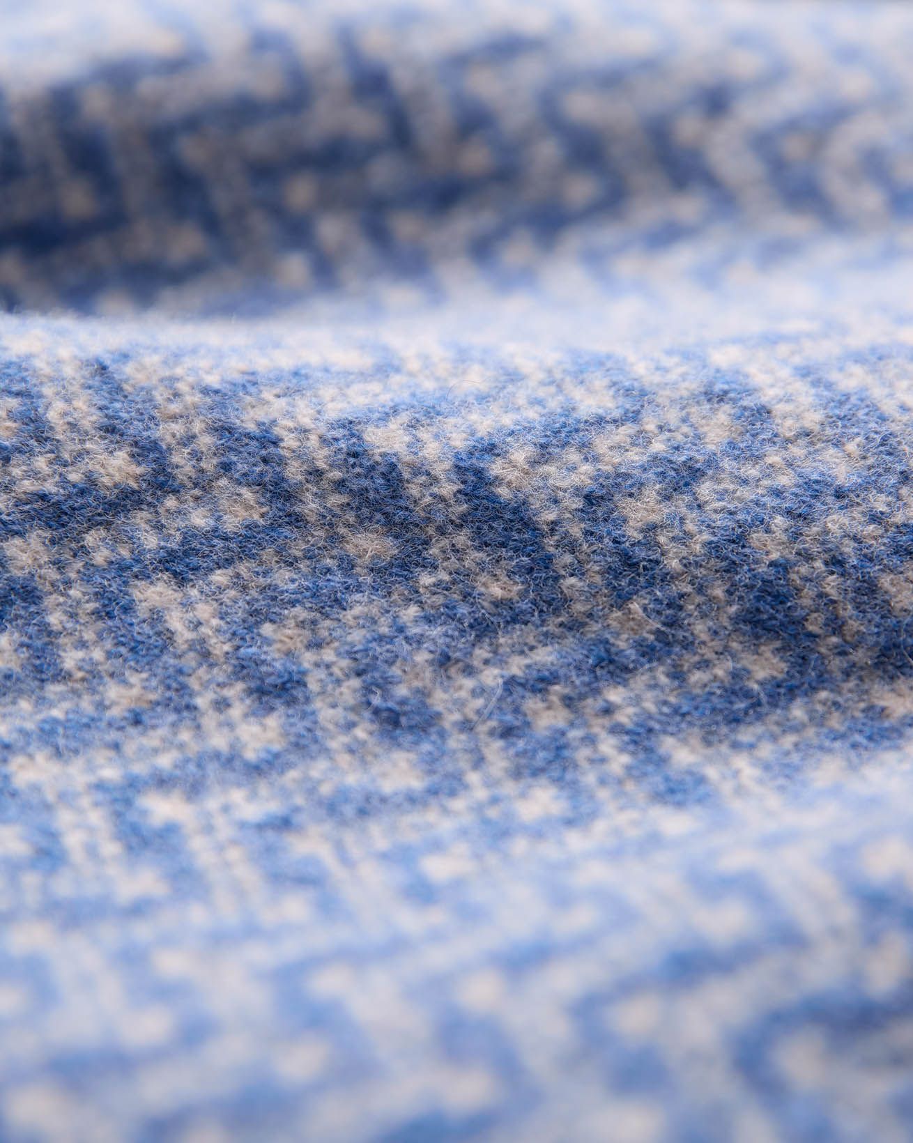 8894_8886_8899_Lambswool_Ripple_Fair_Isle_Cornflower_Blue_Detail_2_WEB.jpg