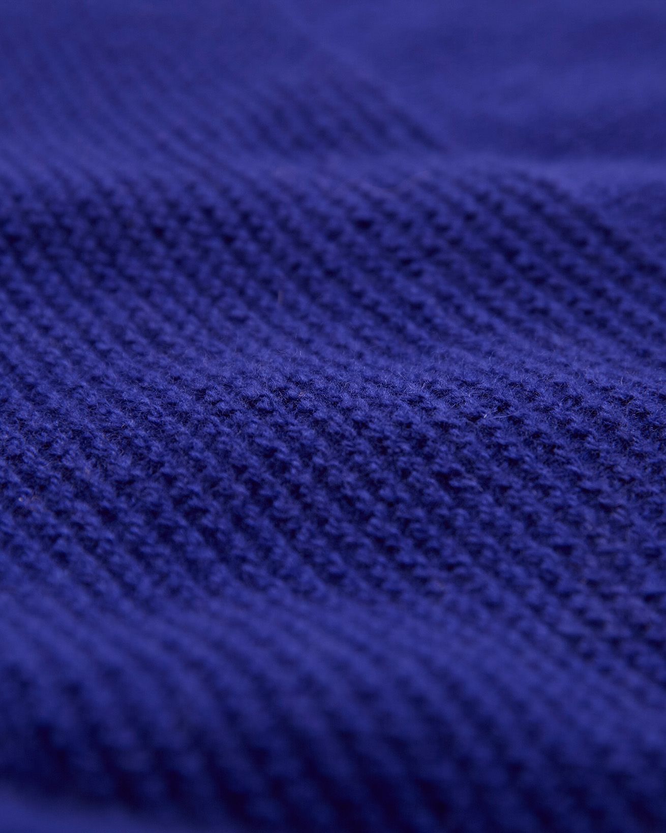 8935_Supersoft_Triangle_Scarf_Blue_Ink_Detail_2_WEB.jpg
