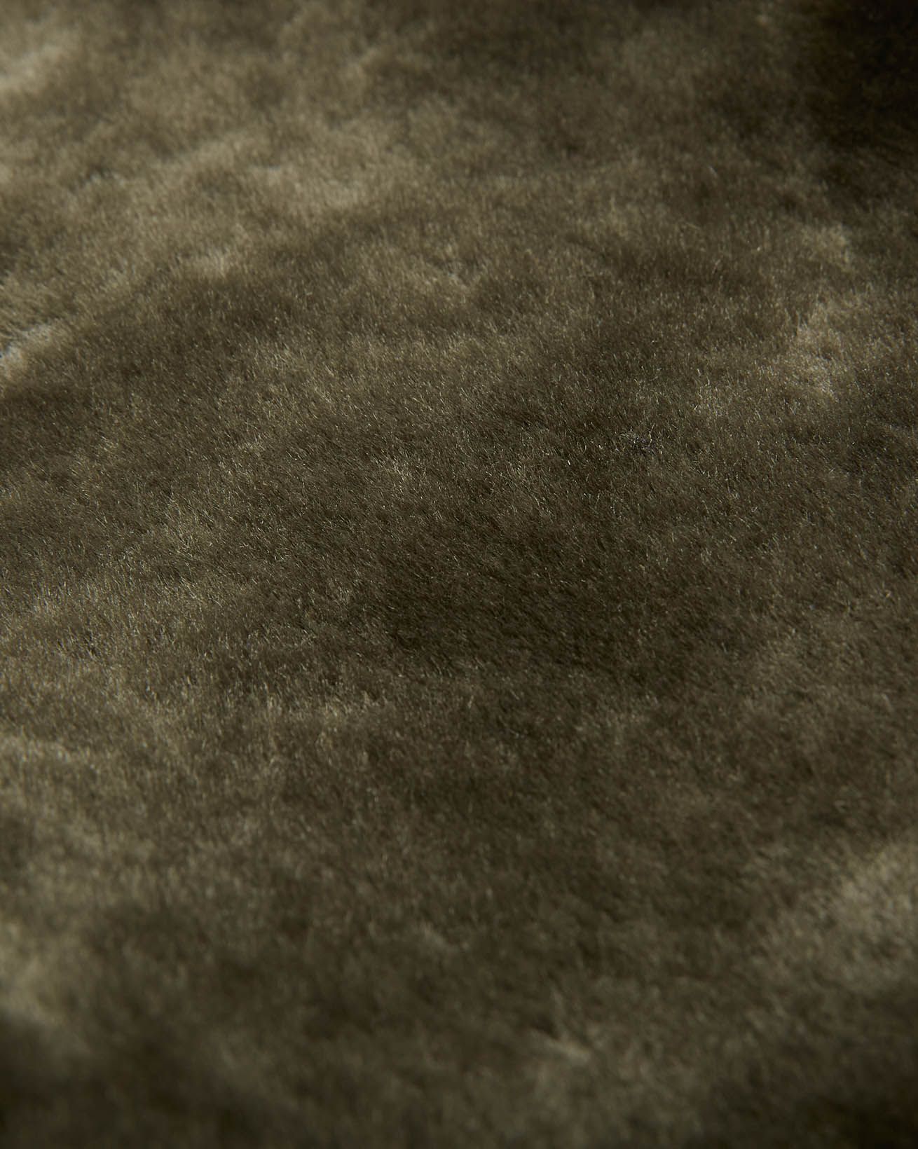 8837_Sheepskin_Leather_Shopper_Olive_Detail_2_WEB.jpg