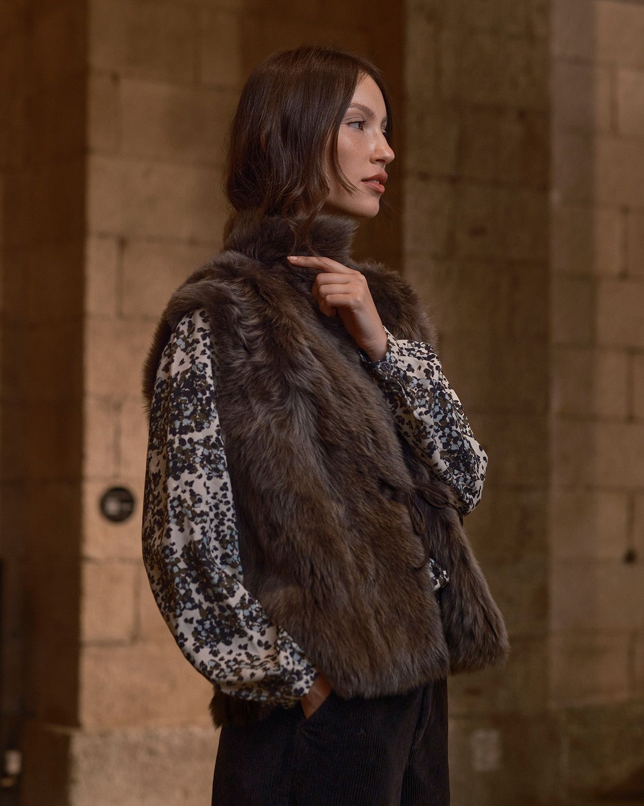 8848_8973_Reversible_Toscana_Gilet_Black_Olive_210_WEB.jpg
